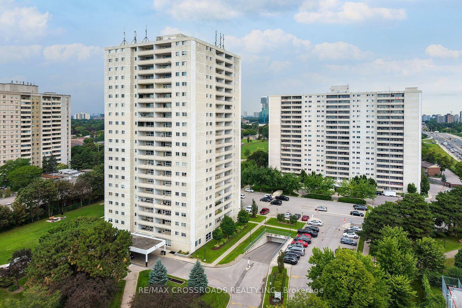Property Photo:  1350 York Mills Road 906  ON M3A 1Z9 