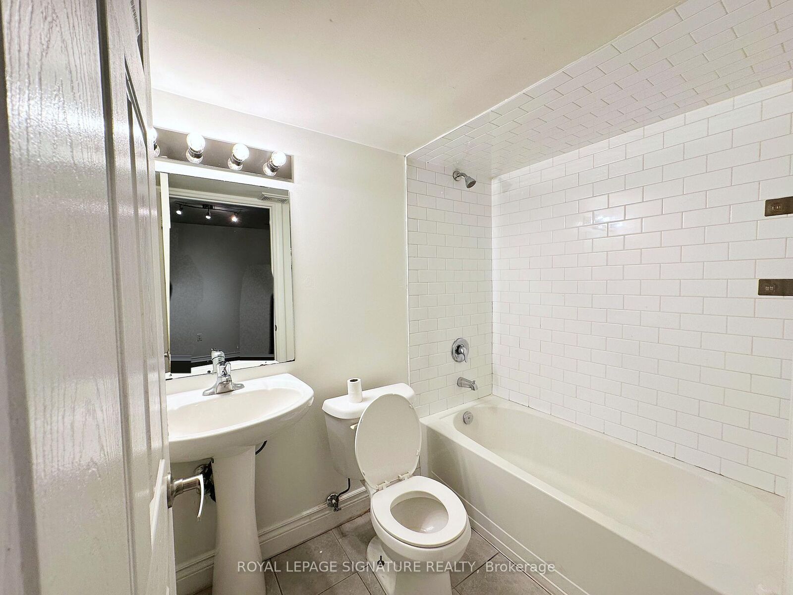 Property Photo:  62 Beaver Avenue Bsmt  ON M6H 2G1 