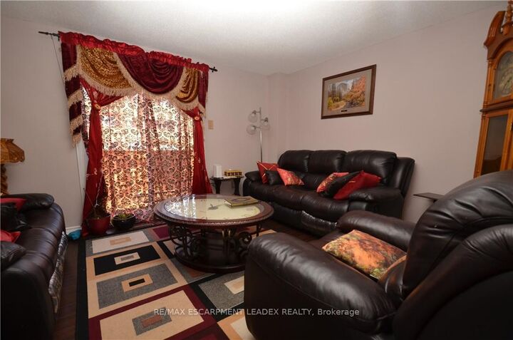 Property Photo:  490 Grey Street E 23  ON N3S 7S6 