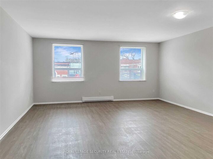 Property Photo:  696 St. Clair Avenue W 308  ON M6C 1B1 