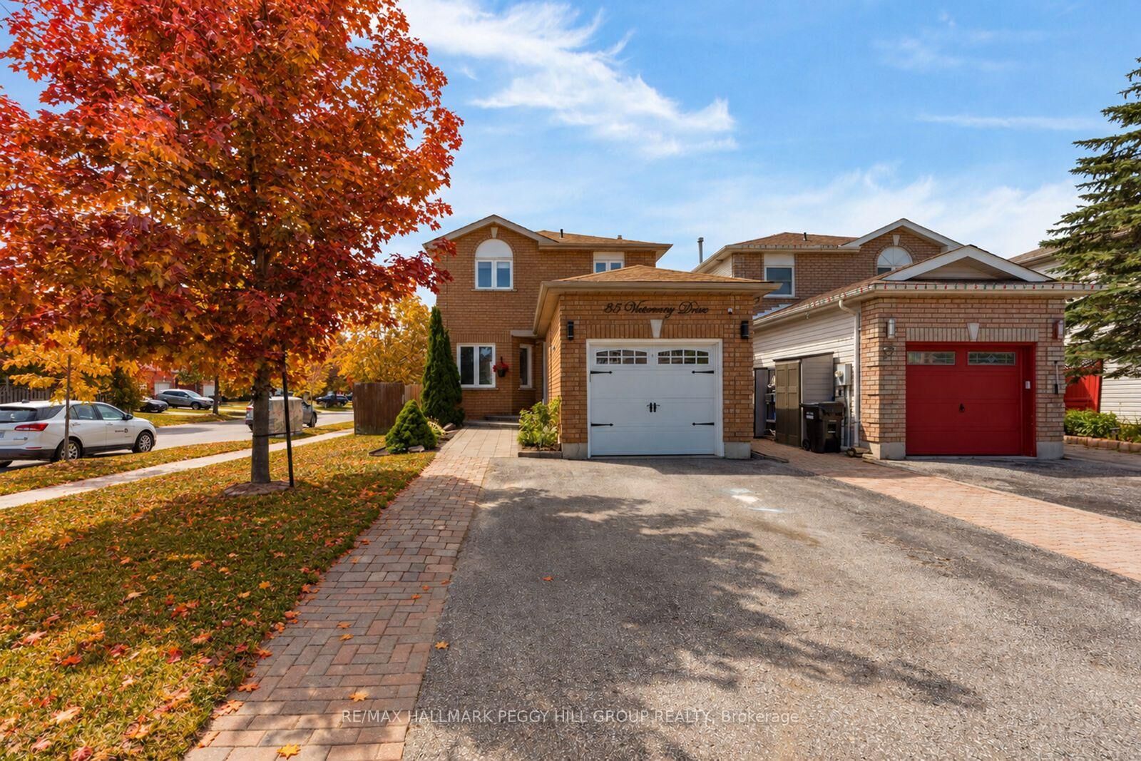 Property Photo:  35 Victorway Drive  ON L4N 9L3 