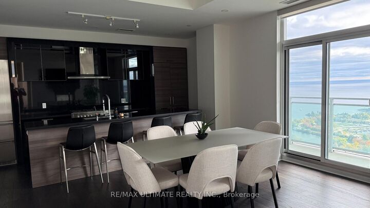 Property Photo:  33 Shore Breeze Drive 3901  ON M8V 0G1 