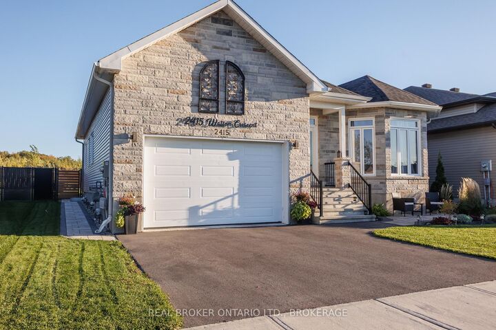 Property Photo:  2415 Watson Crescent  ON K6H 0H8 