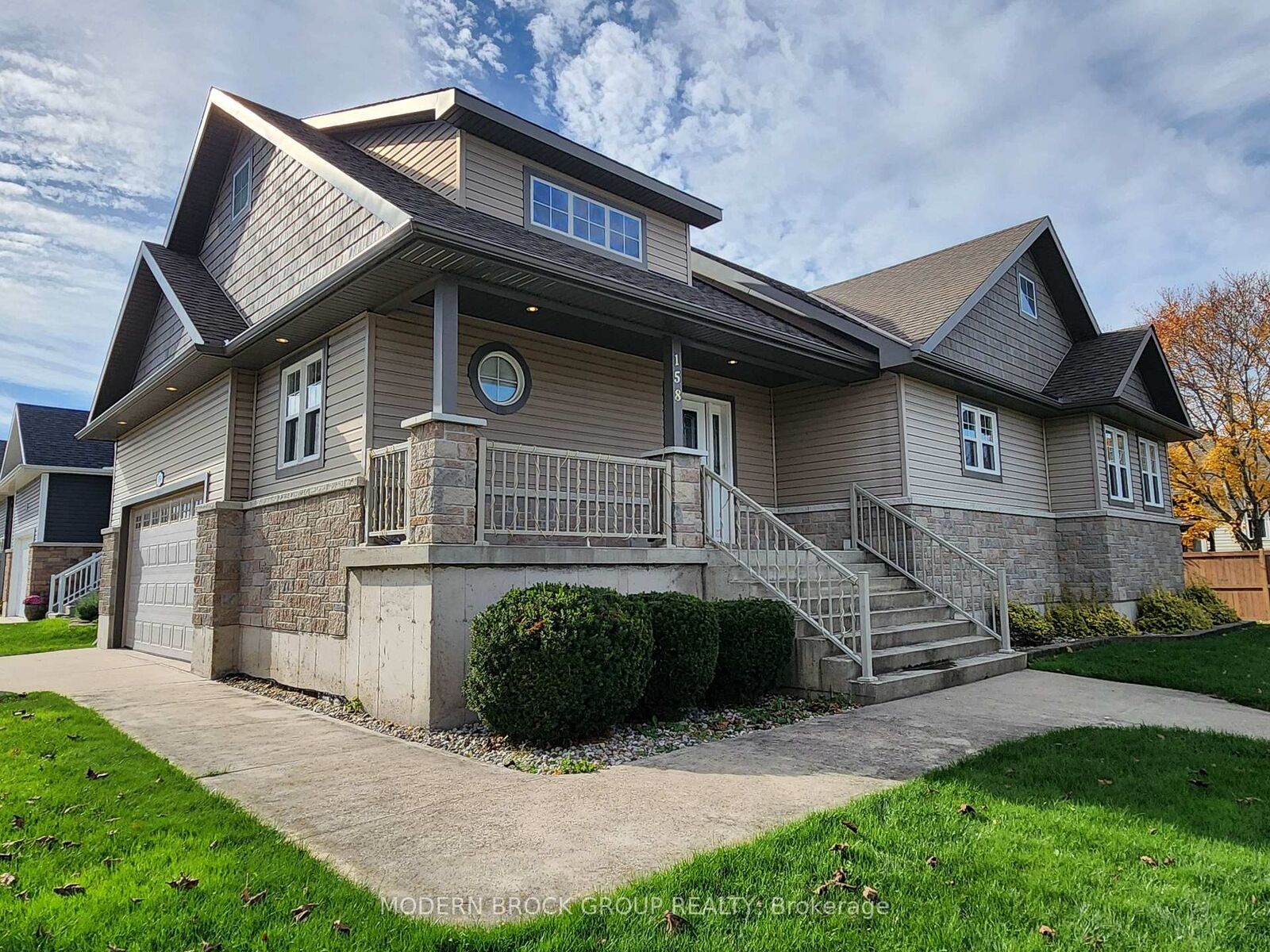 Property Photo:  158 Wildwood Crescent  ON K6V 0A8 
