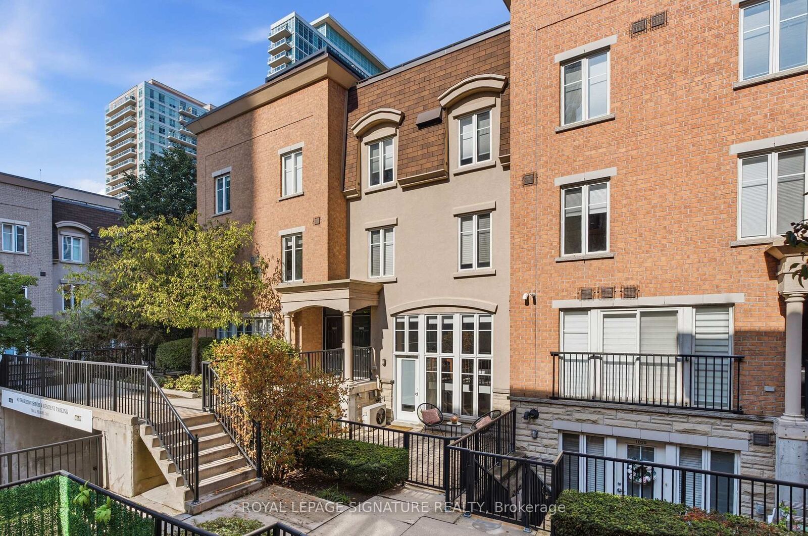 Property Photo:  54 East Liberty Street 1021  ON M6K 3P3 