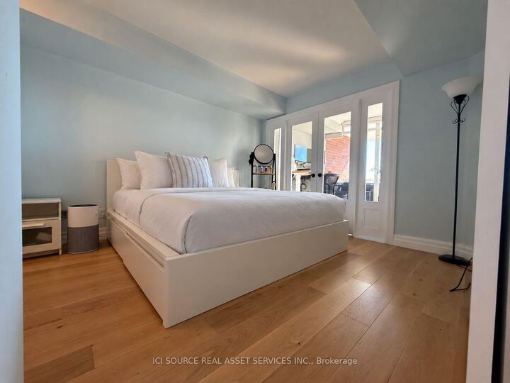 Property Photo:  550 Queens Quay W 812  ON M5V 3M8 