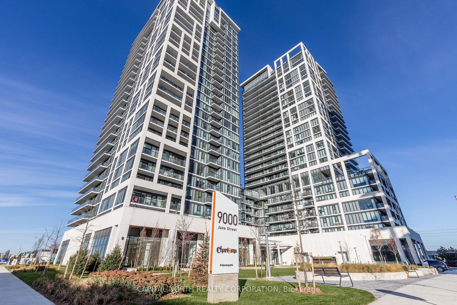 Property Photo:  9000 Jane Street 2217  ON L4K 2M9 
