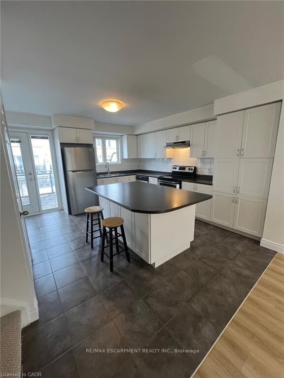 Property Photo:  2891 Rio Court 8  ON L5M 0S4 