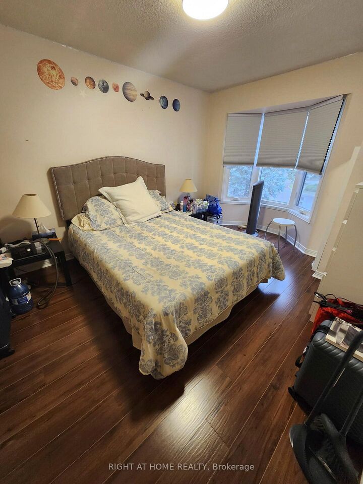 Property Photo:  100 Jessica Gardens  ON L4J 3G2 