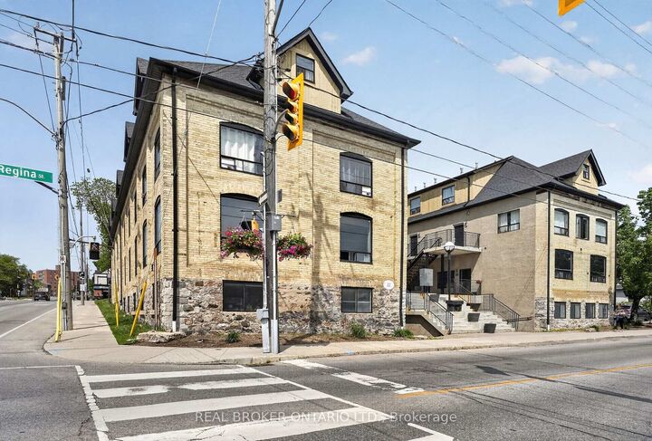 Property Photo:  12 Bridgeport Road E 9  ON N2J 2J3 
