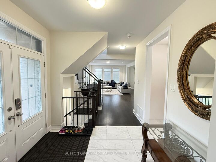 Property Photo:  33 Elysian Fields Circle  ON L6Y 6E8 