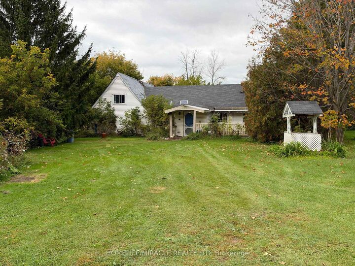 Property Photo:  18495 Dundas Street  ON K0C 1S0 