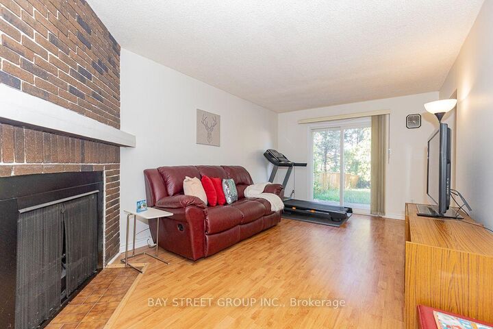 Property Photo:  
