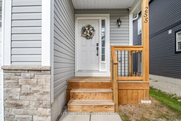 Property Photo:  255 Wild Rose Drive  ON P1P 0B4 