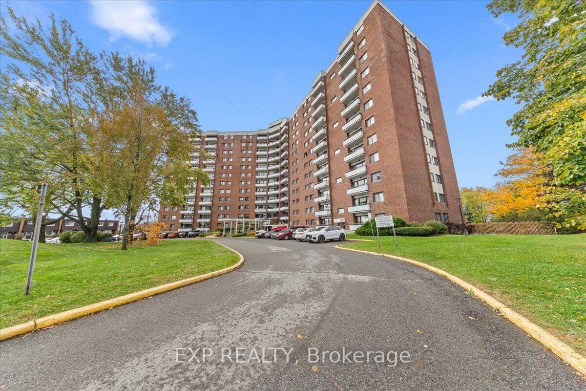 Property Photo:  20 Chesterton Drive 114  ON K2E 6Z7 