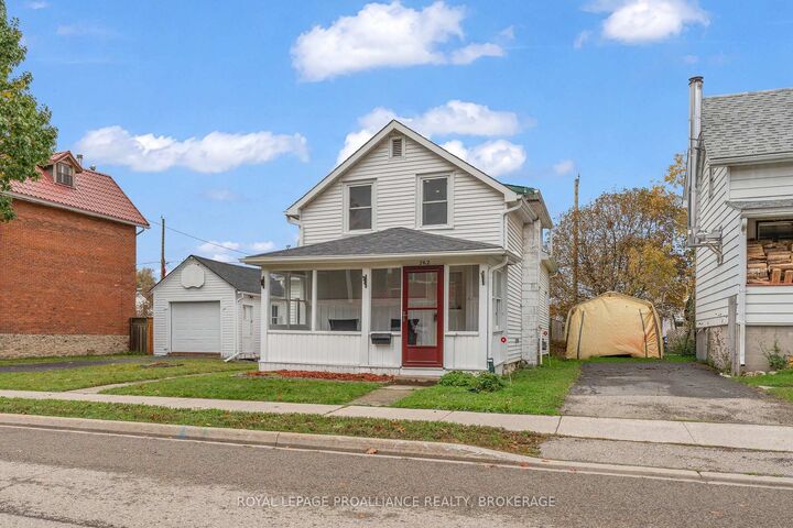 Property Photo:  262 Brock Street  ON K7G 1K4 