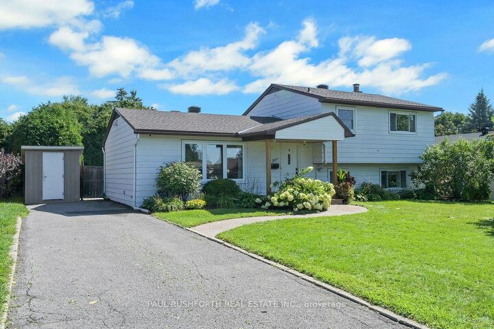 Property Photo:  5 McMurdo Court  ON K2E 5V8 