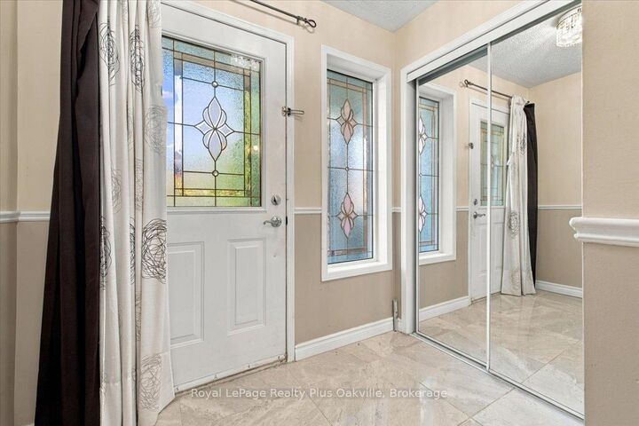 Property Photo:  5537 Linwell Place  ON L5M 6L7 