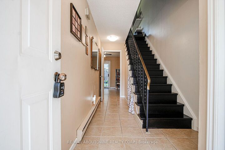 Property Photo:  2440 Bromsgrove Road 50  ON L5J 4J7 