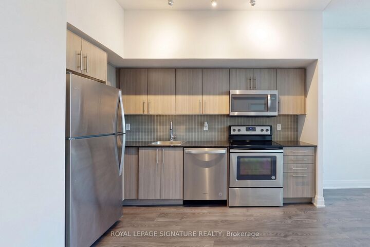 Property Photo:  55 Speers Road 105  ON L6K 3R6 