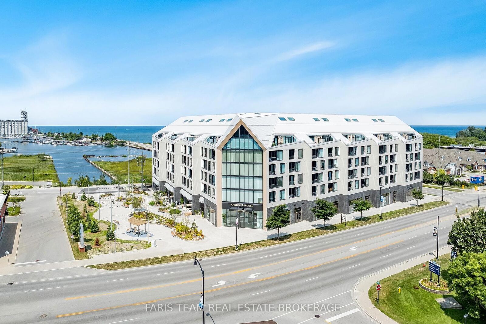 Property Photo:  31 Huron Street 413  ON L9Y 1C3 
