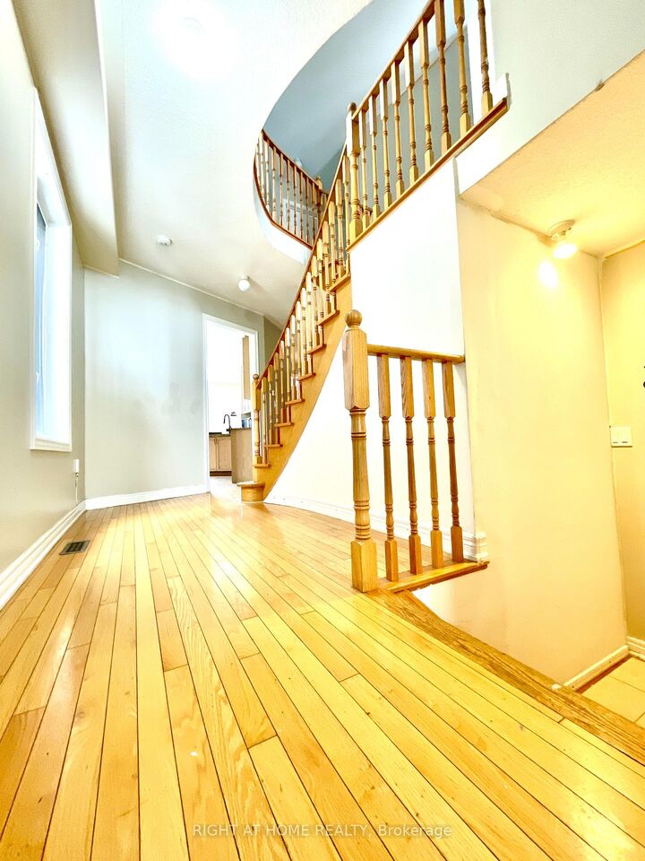Property Photo: 10 Vanderbrink Drive A ON L6R 0E5