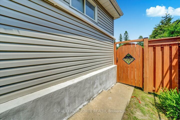 Property Photo: 1283 Townline Road N Bsmnt ON L1K 3E1