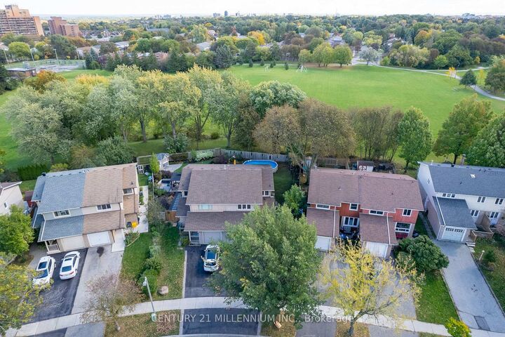 Property Photo:  3537 Autumnleaf Crescent  ON L5L 1K6 