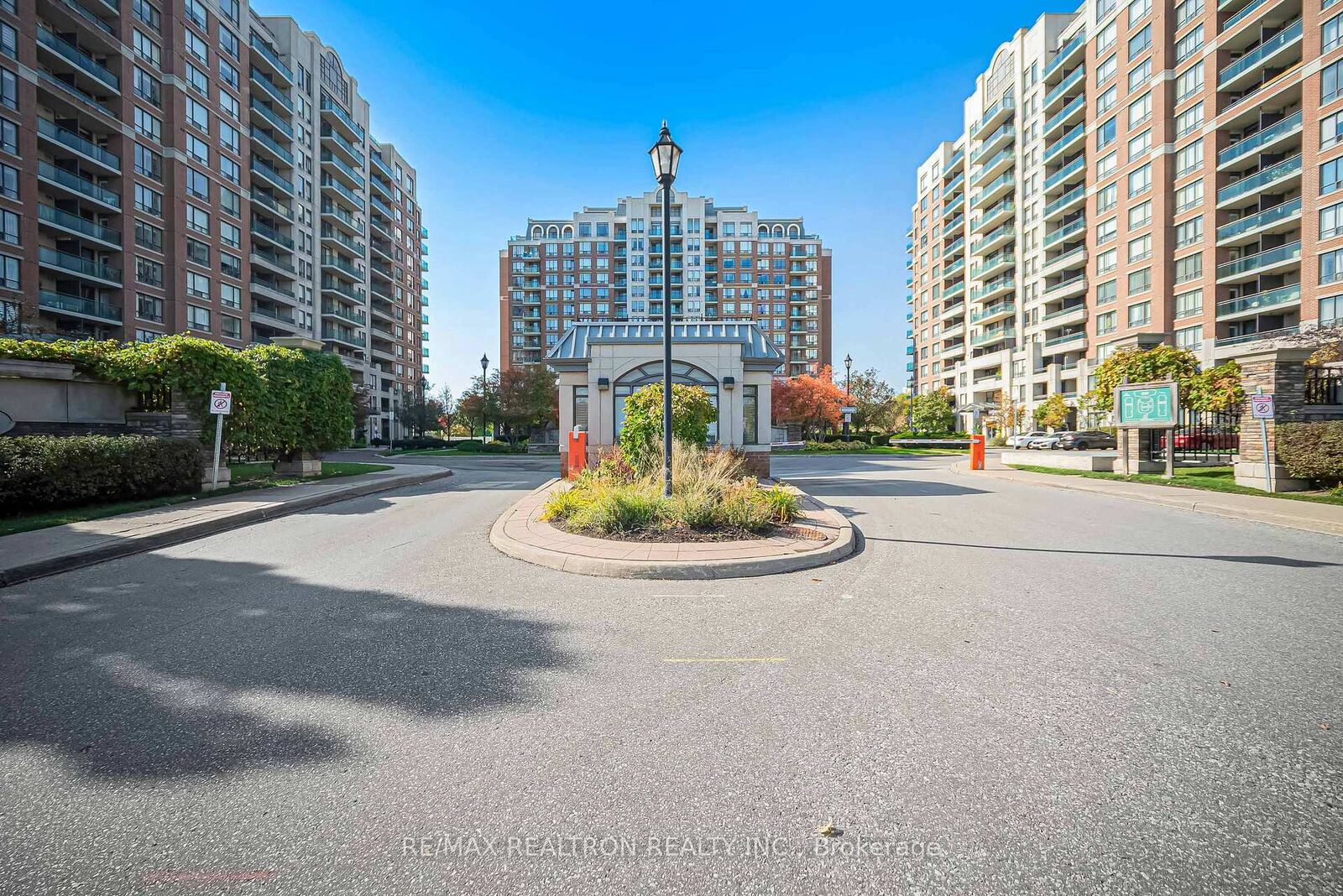 Property Photo:  330 Red Maple Road 601  ON L4C 0T6 