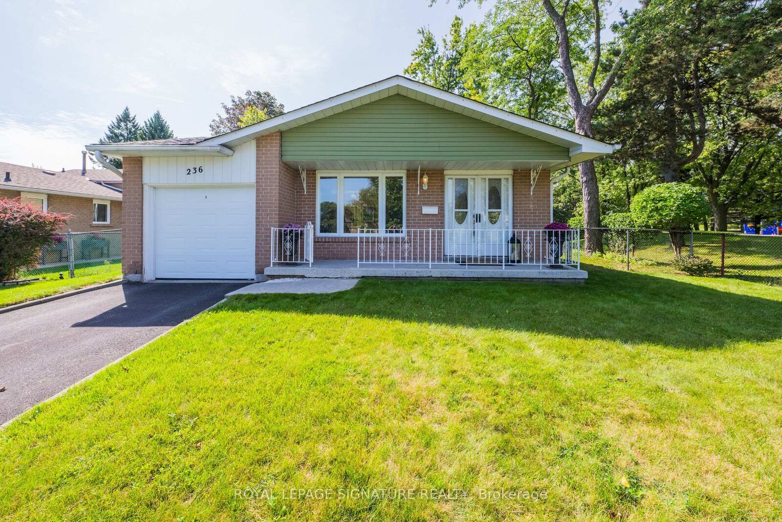 Property Photo:  236 John Tabor Trail  ON M1B 2R4 