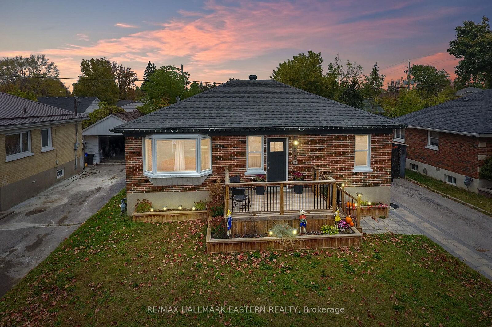 Property Photo:  612 Crawford Drive  ON K9J 3W7 