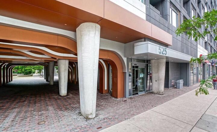 Property Photo:  525 Adelaide Street W 701  ON M5V 1T4 