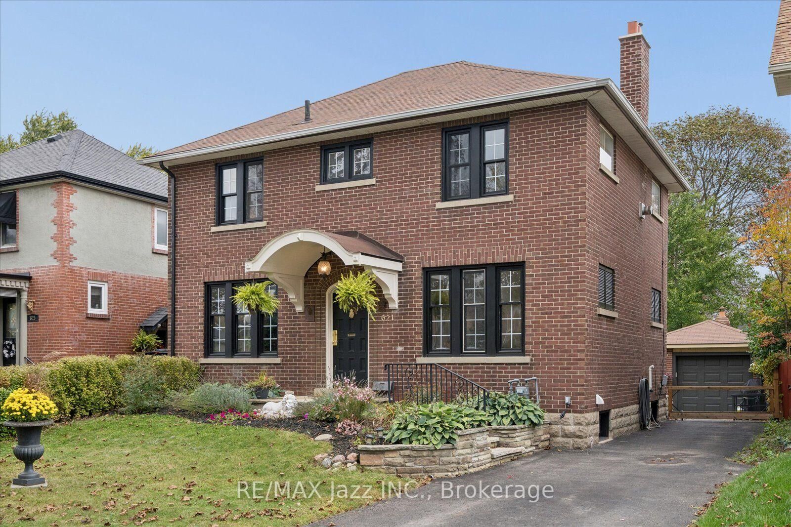 Property Photo:  621 Masson Street  ON L1G 5A4 