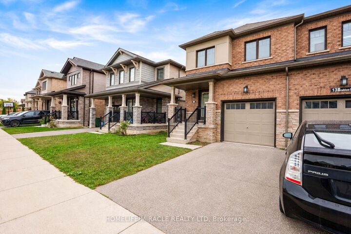 Property Photo:  15 Bradshaw Drive  ON L8J 0K7 