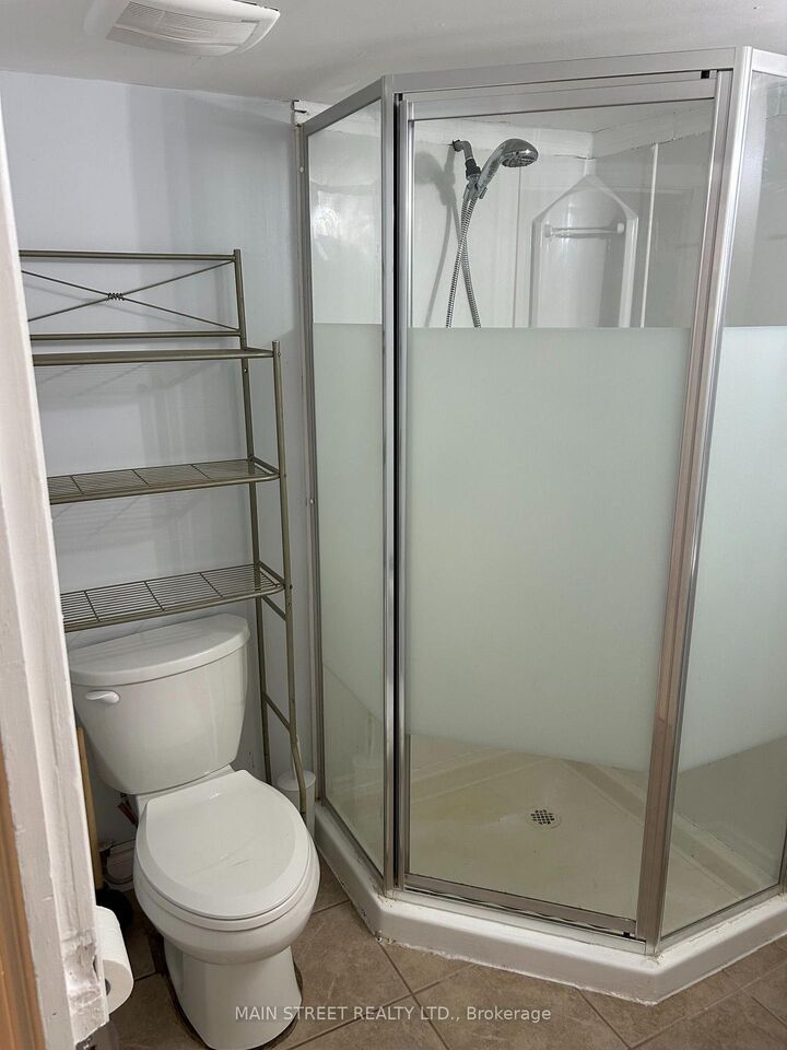 Property Photo:  204 Cherrywood Drive Basement  ON L3Y 2X8 