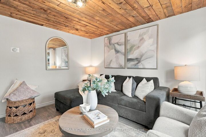 Property Photo:  178 Windsor Street  ON L1H 6G3 