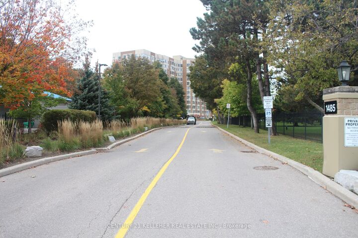 Property Photo:  1485 Lakeshore Rd. E N/A 518  ON L5E 3G2 