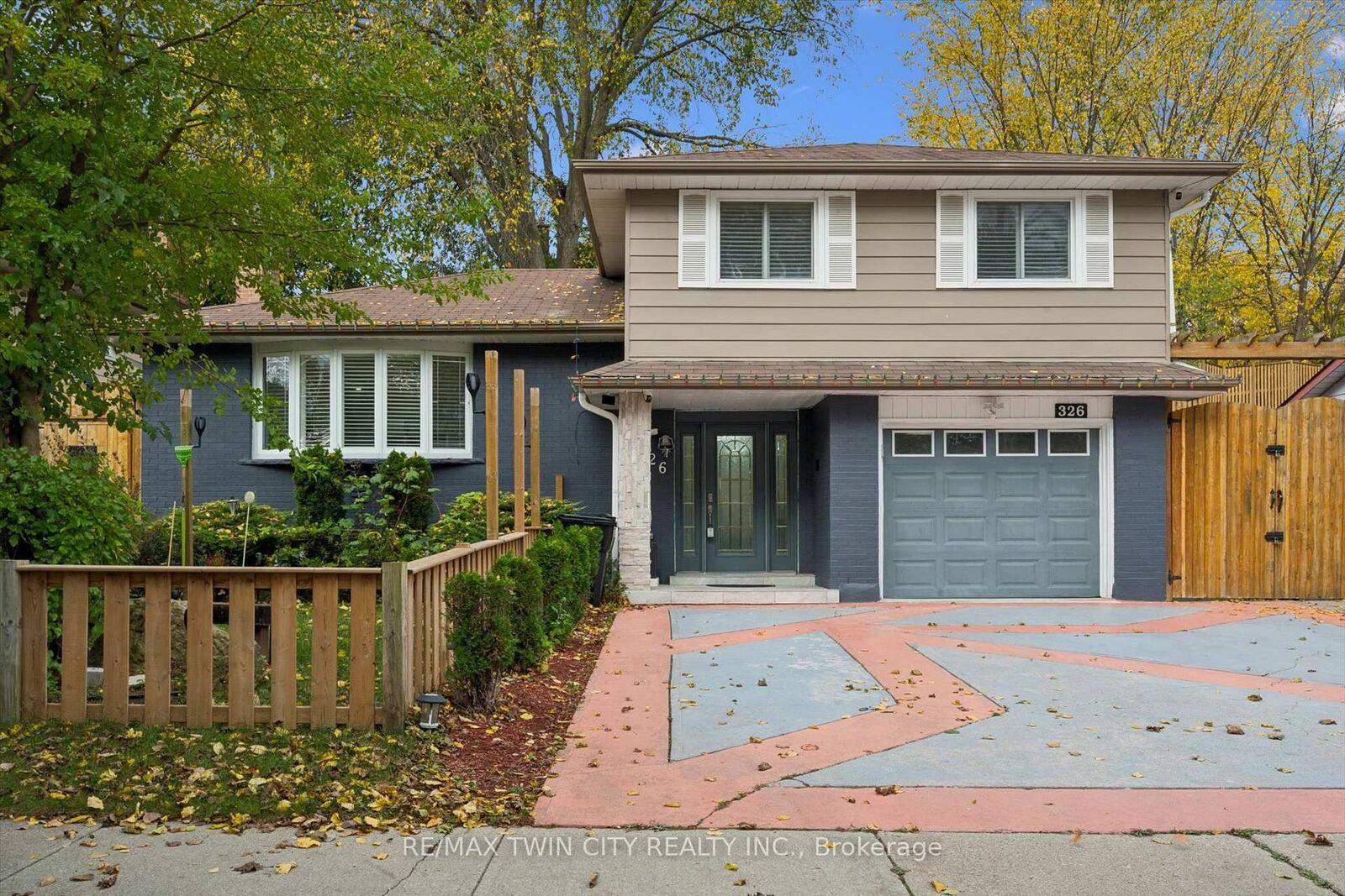 Property Photo:  326 Manchester Road  ON N2B 1A4 