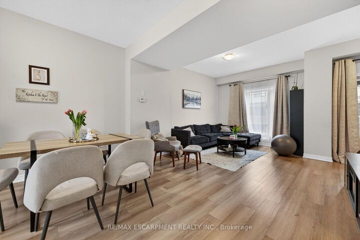 Property Photo:  19 Picardy Drive 13  ON L8J 0M7 