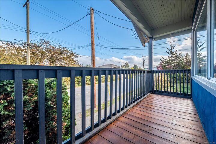 Property Photo:  40 Irwin St  BC V9R 4X1 