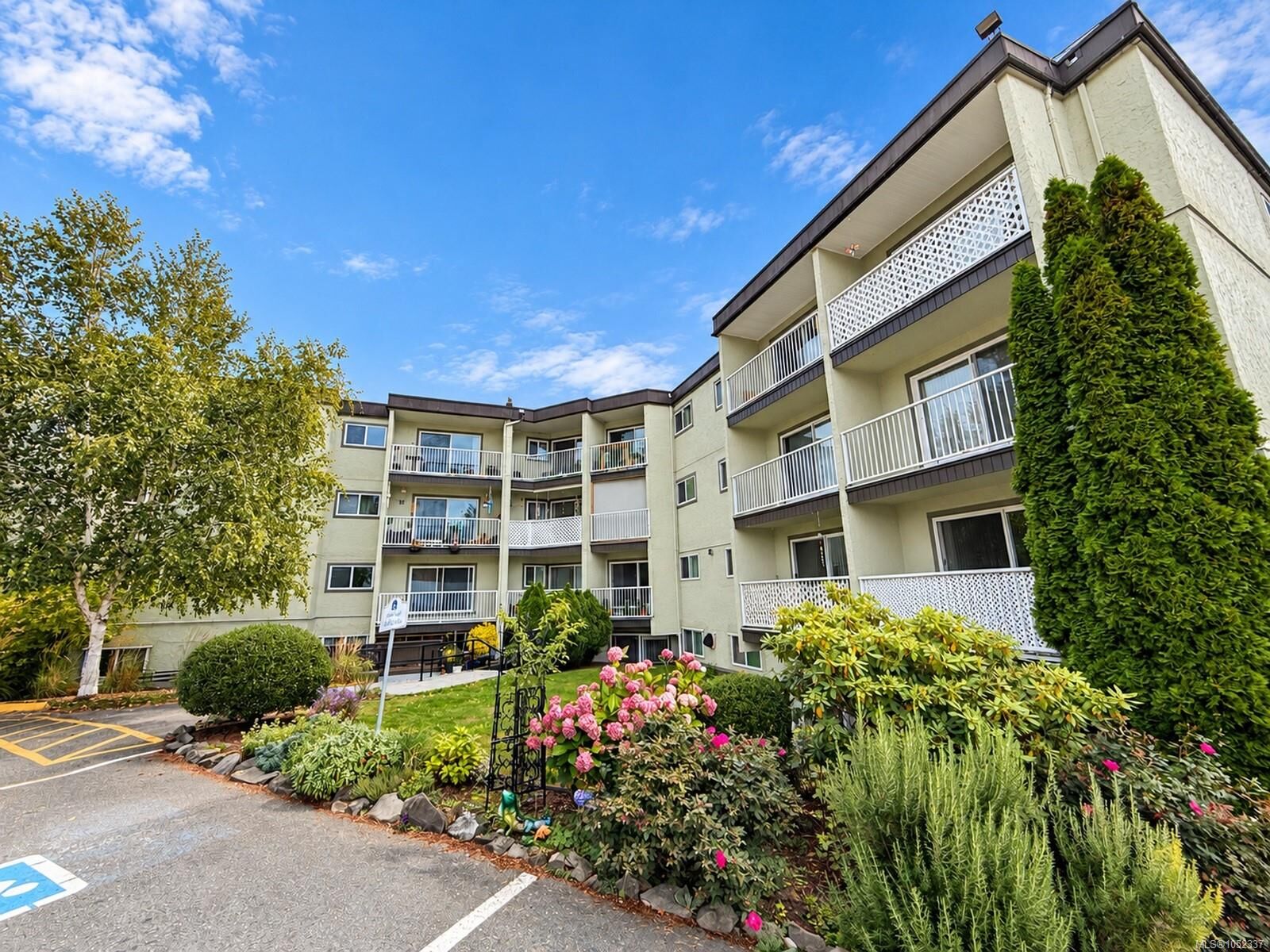 Property Photo:  3040 Pine St #204  BC V0R 1K1 