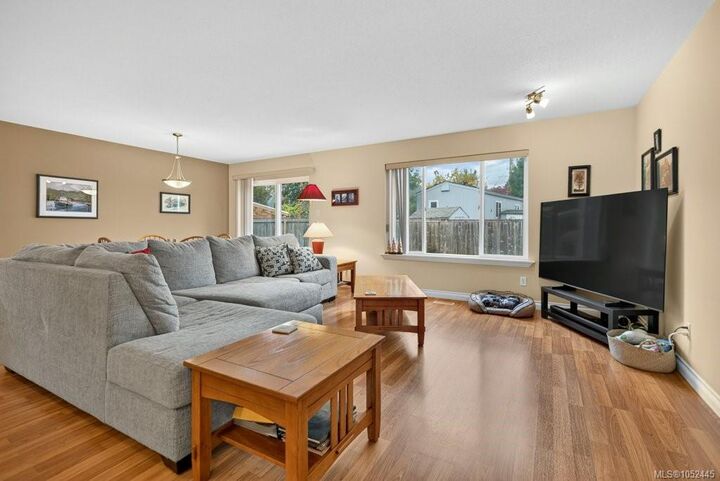 Property Photo:  3303 Eighth St  BC V0R 1S0 
