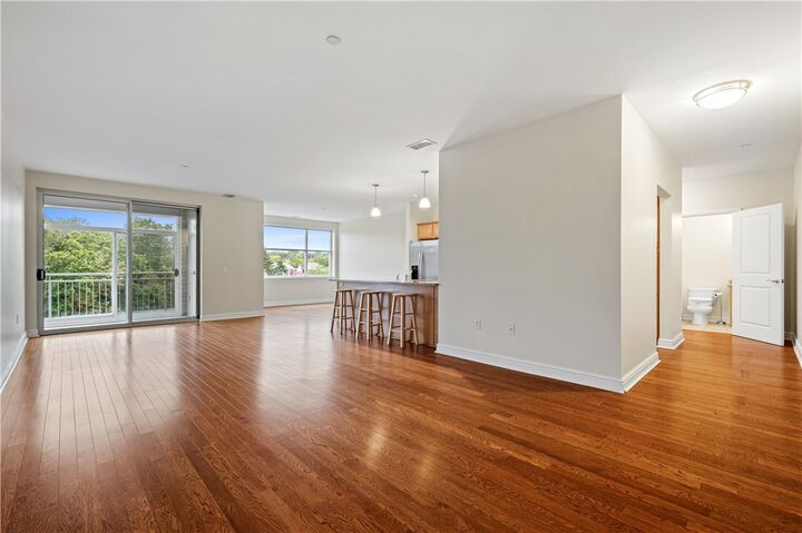 Property Photo: 5570 Centre Ave 206 PA 15232