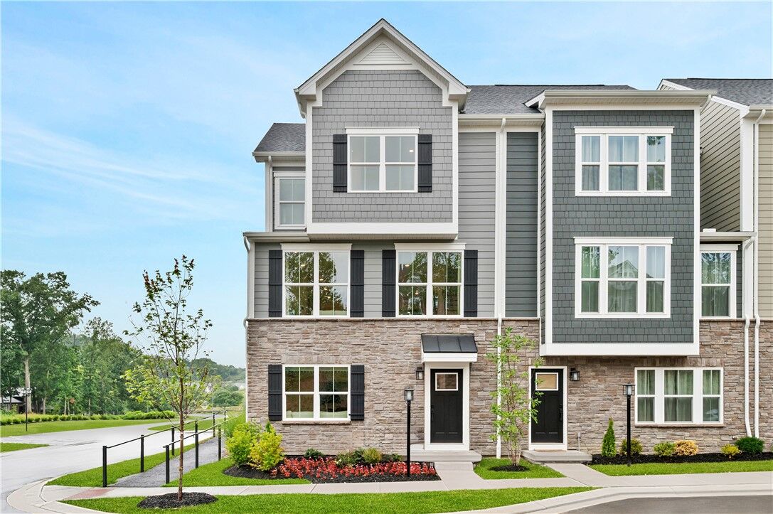 Property Photo: 101 Breckenridge Ct PA 16066