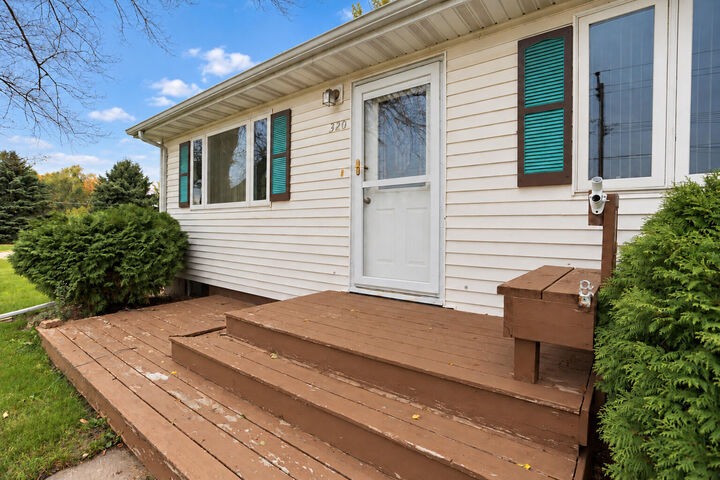 Property Photo:  320 Wilmot Avenue  SD 57451 