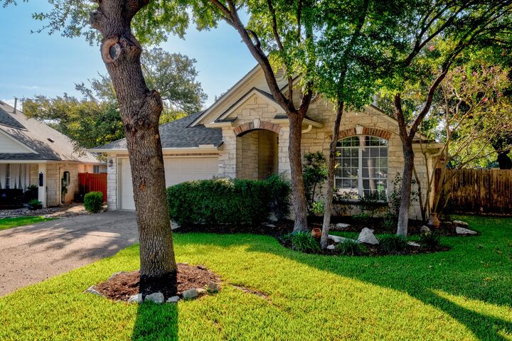 Property Photo:  2001 Kimbrook Drive  TX 78681 