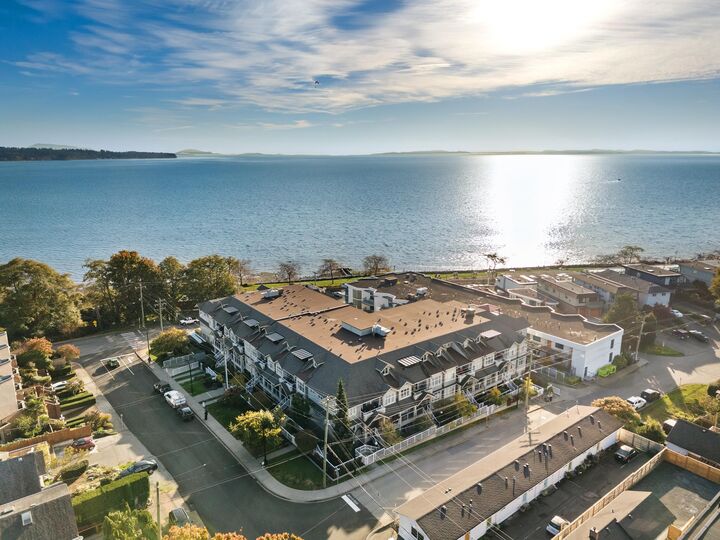 Property Photo:  15621 Marine Drive 203  BC V4B 1E1 