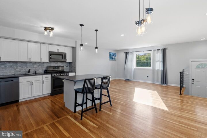 Property Photo: 3383 S Keswick Road PA 19114