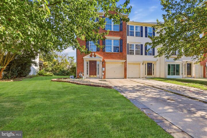 Property Photo:  180 Liberty Way  NJ 08096 