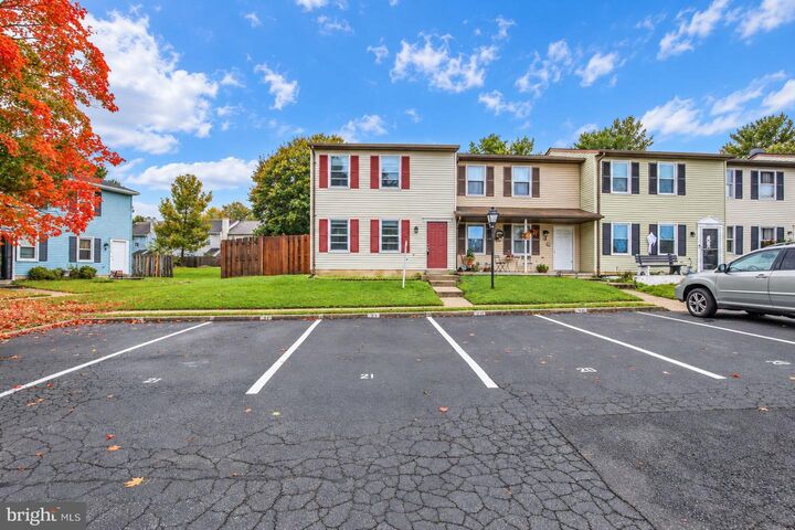 Property Photo: 5116 Cottonwood Court VA 22407
